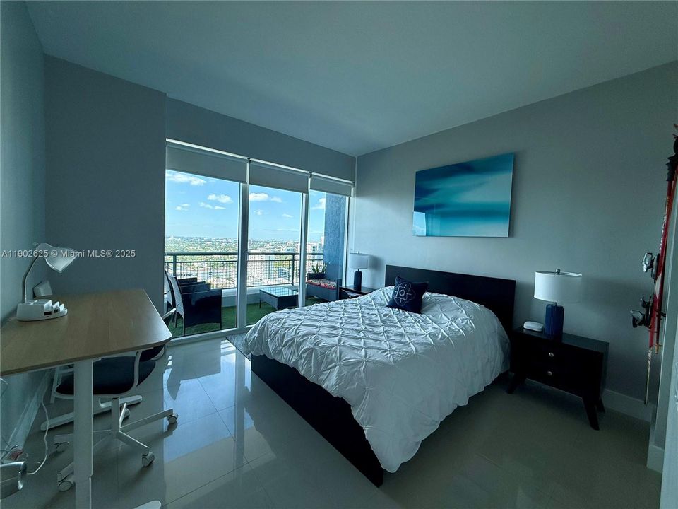 Recently Rented: $3,000 (1 beds, 1 baths, 585 Square Feet)