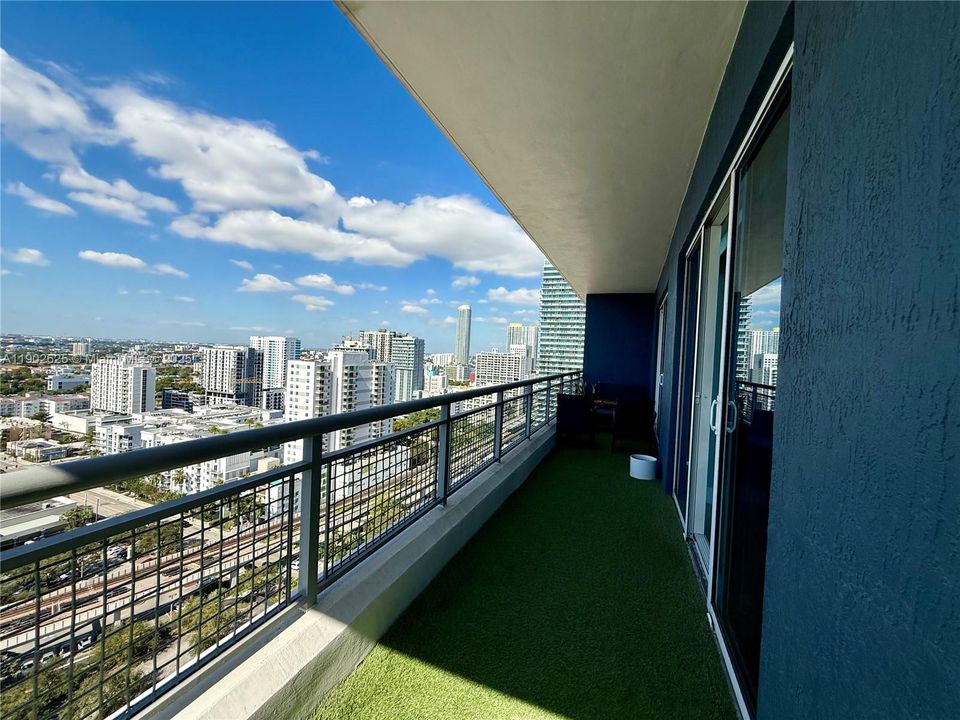 Recently Rented: $3,000 (1 beds, 1 baths, 585 Square Feet)