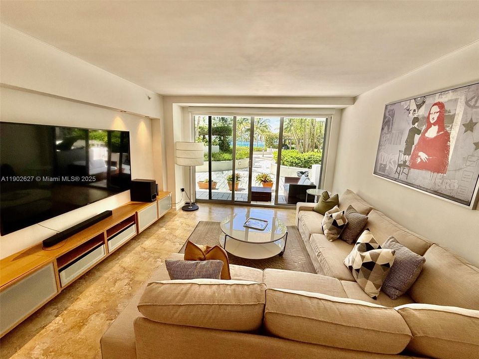 For Rent: $7,850 (2 beds, 2 baths, 1081 Square Feet)