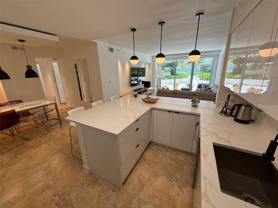 For Rent: $7,850 (2 beds, 2 baths, 1081 Square Feet)