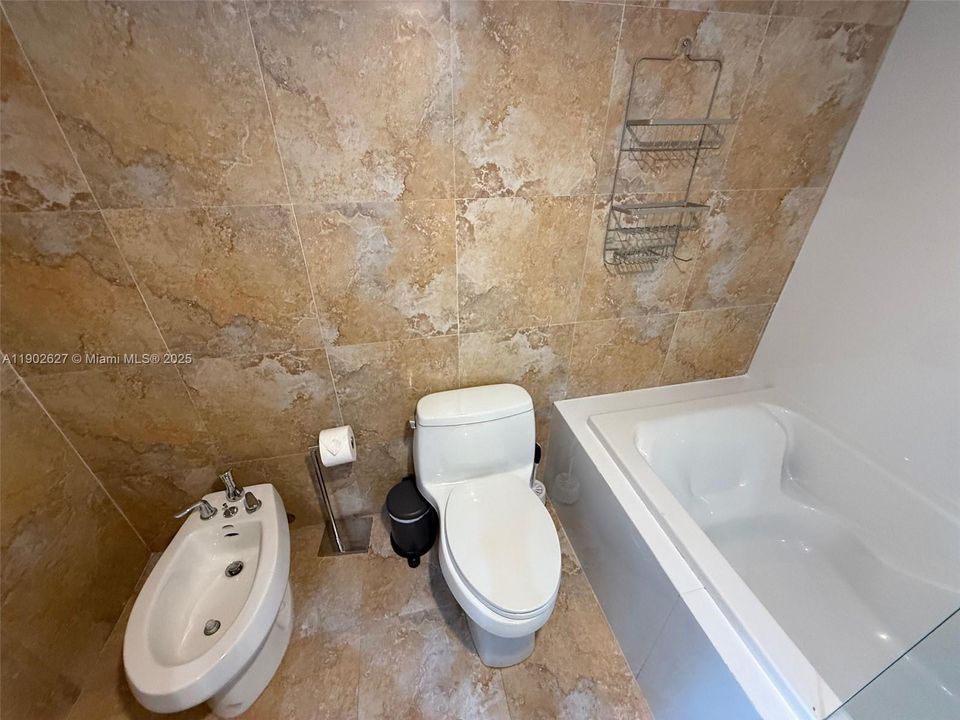 For Rent: $7,850 (2 beds, 2 baths, 1081 Square Feet)