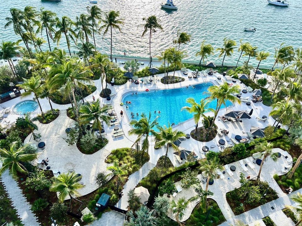 For Rent: $7,850 (2 beds, 2 baths, 1081 Square Feet)