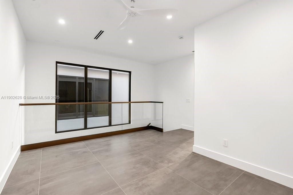 На продажу: $1,395,000 (3 спален, 3 ванн, 0 Квадратных фут)