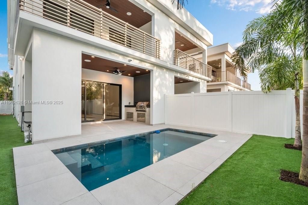 На продажу: $1,395,000 (3 спален, 3 ванн, 0 Квадратных фут)