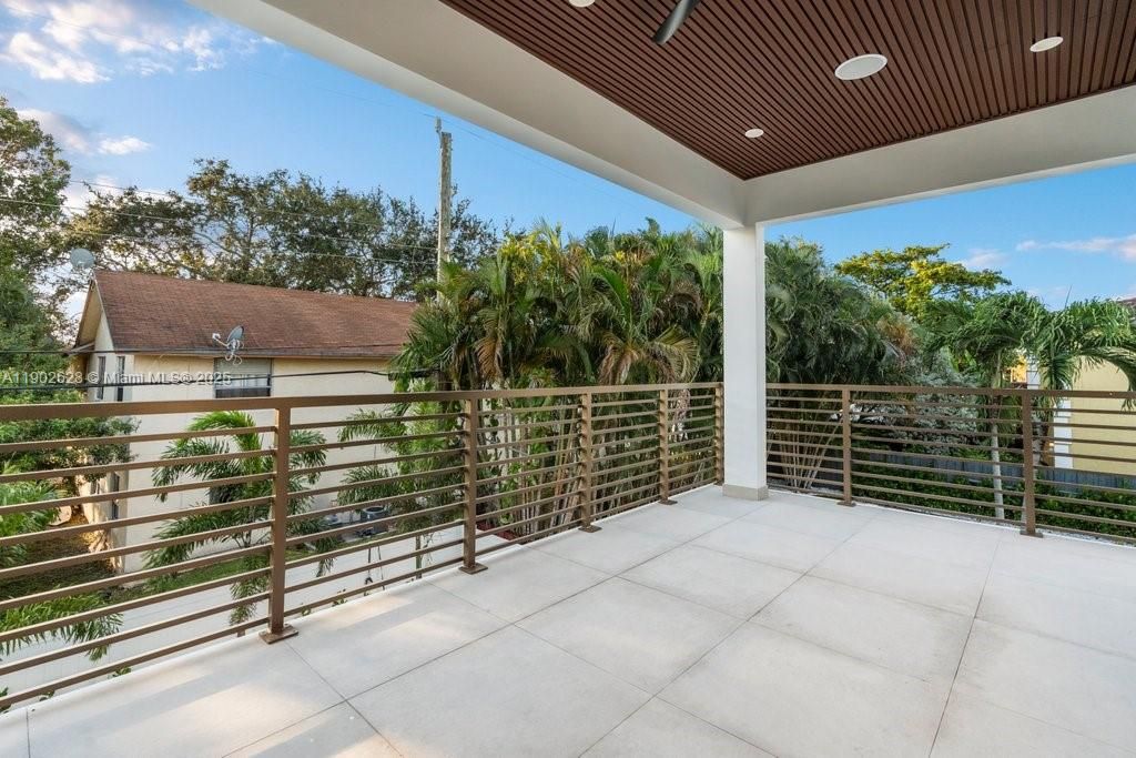 На продажу: $1,395,000 (3 спален, 3 ванн, 0 Квадратных фут)