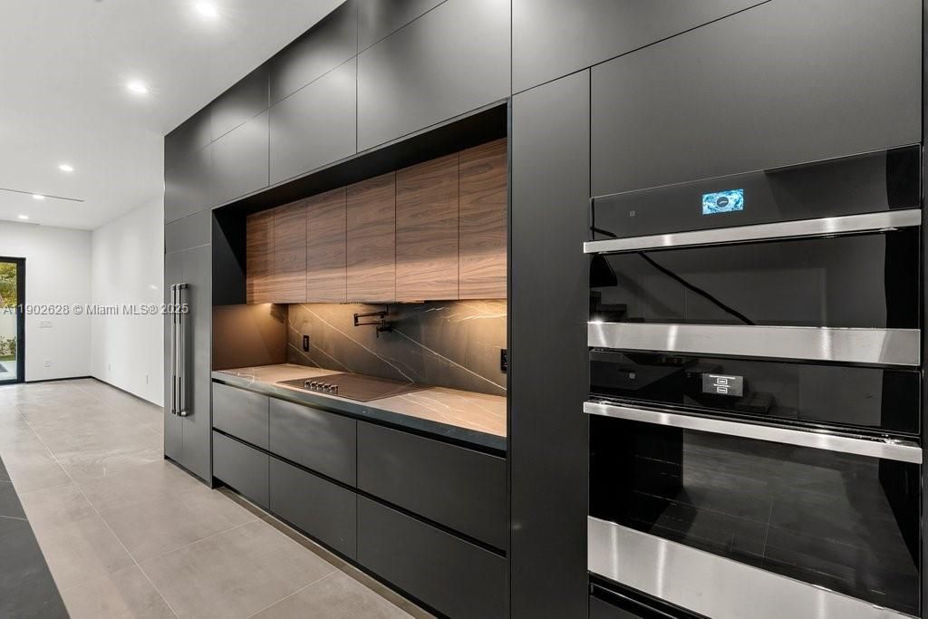 На продажу: $1,395,000 (3 спален, 3 ванн, 0 Квадратных фут)