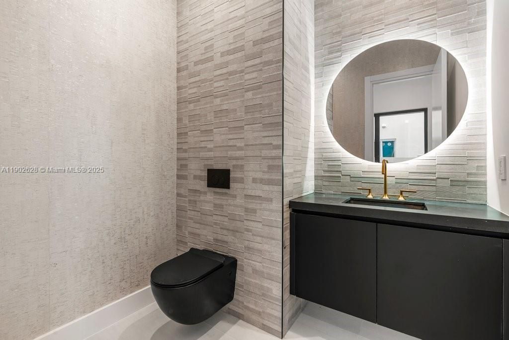 На продажу: $1,395,000 (3 спален, 3 ванн, 0 Квадратных фут)