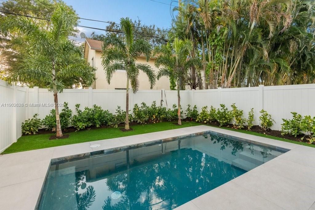 На продажу: $1,395,000 (3 спален, 3 ванн, 0 Квадратных фут)