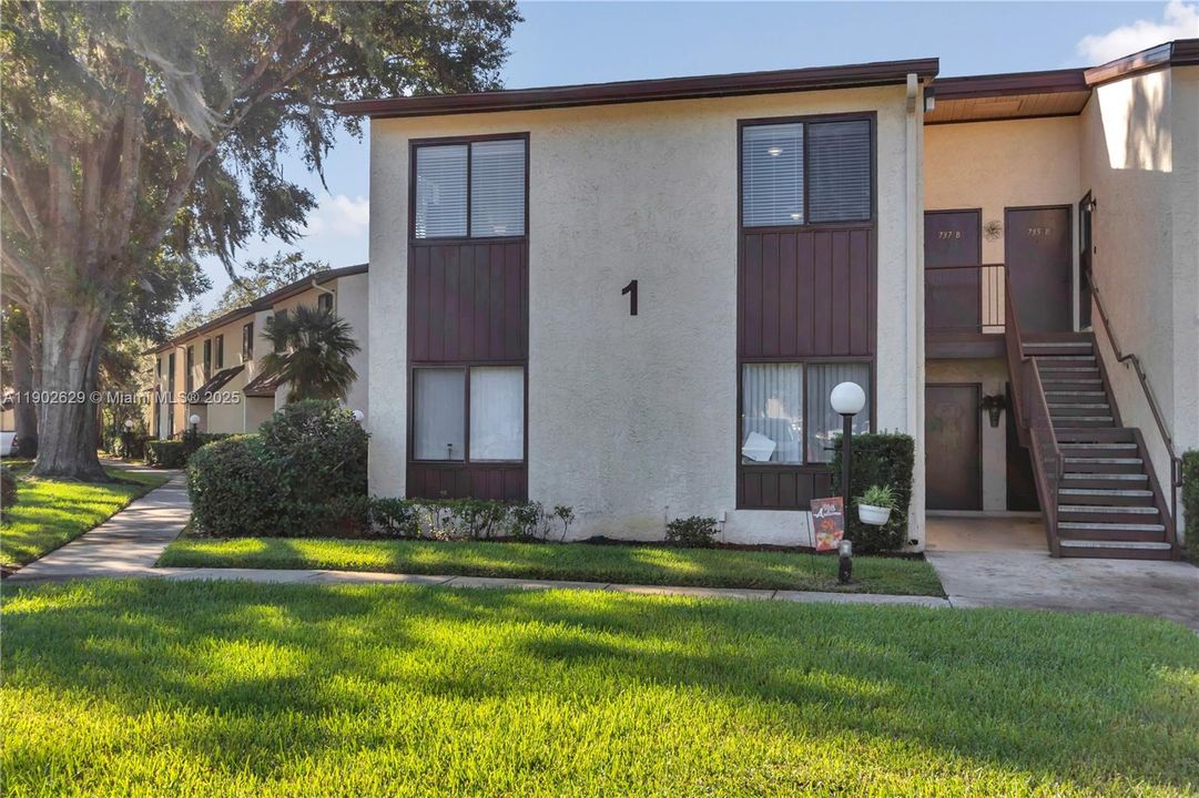 For Sale: $138,900 (2 beds, 1 baths, 1027 Square Feet)