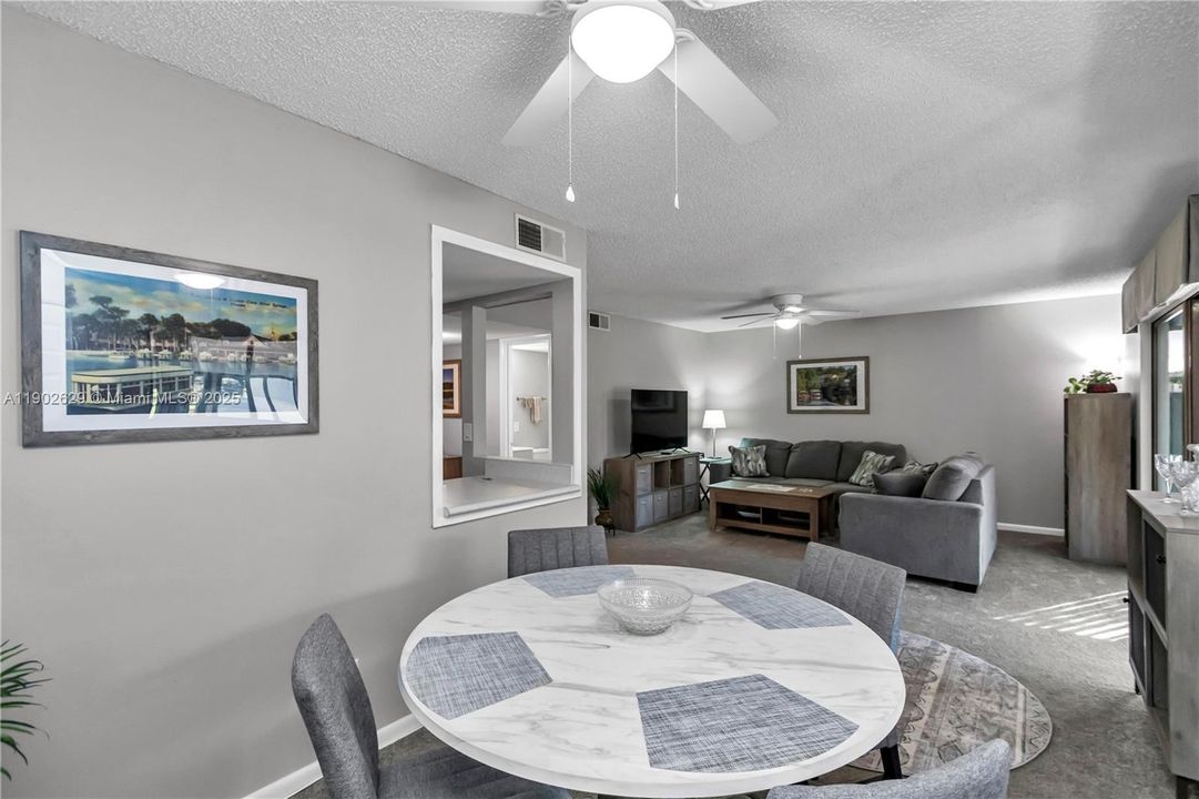 For Sale: $138,900 (2 beds, 1 baths, 1027 Square Feet)