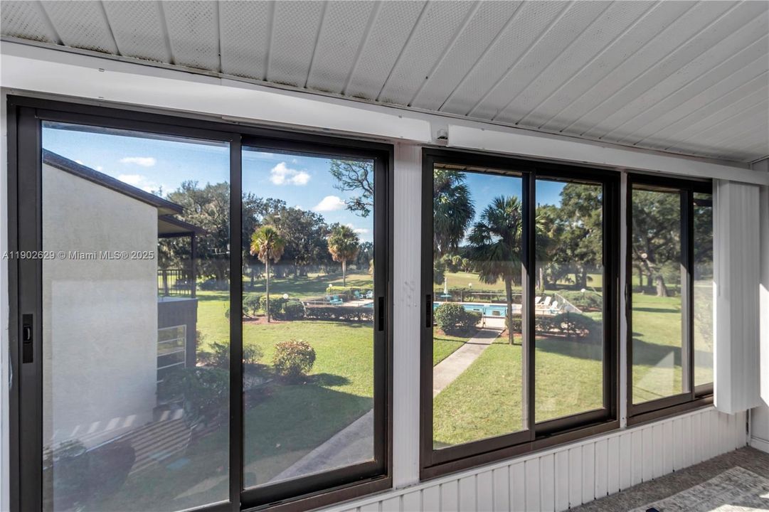 For Sale: $138,900 (2 beds, 1 baths, 1027 Square Feet)