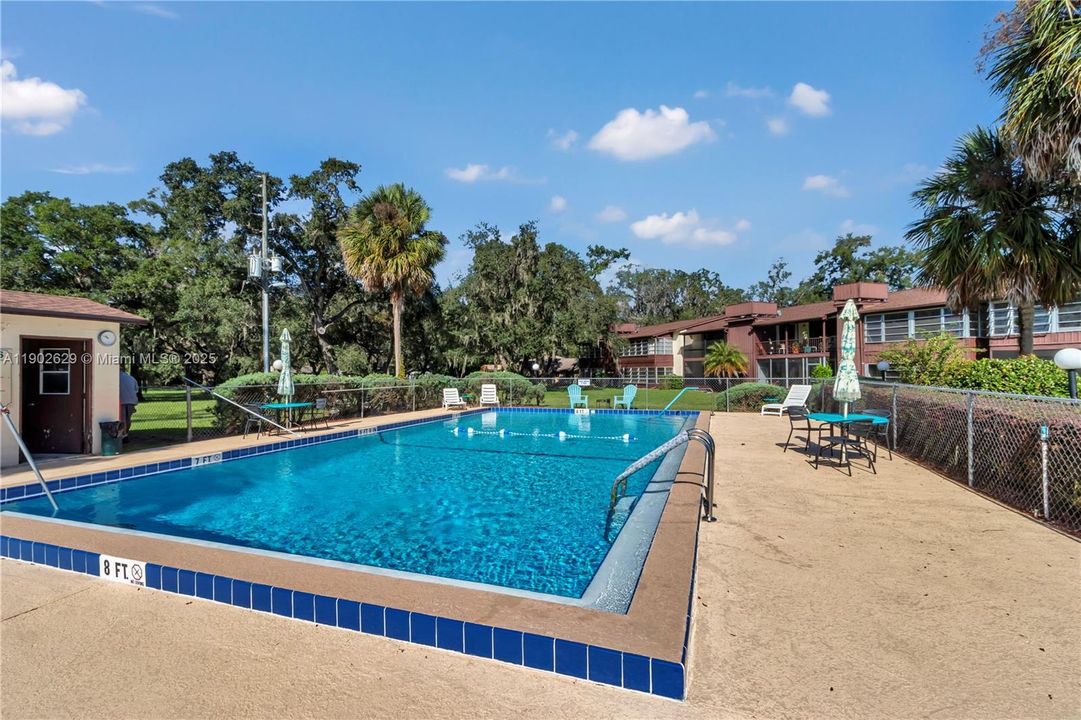 For Sale: $138,900 (2 beds, 1 baths, 1027 Square Feet)