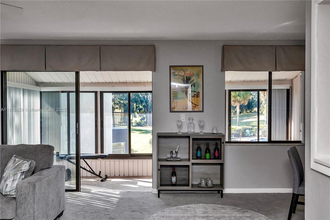 For Sale: $138,900 (2 beds, 1 baths, 1027 Square Feet)