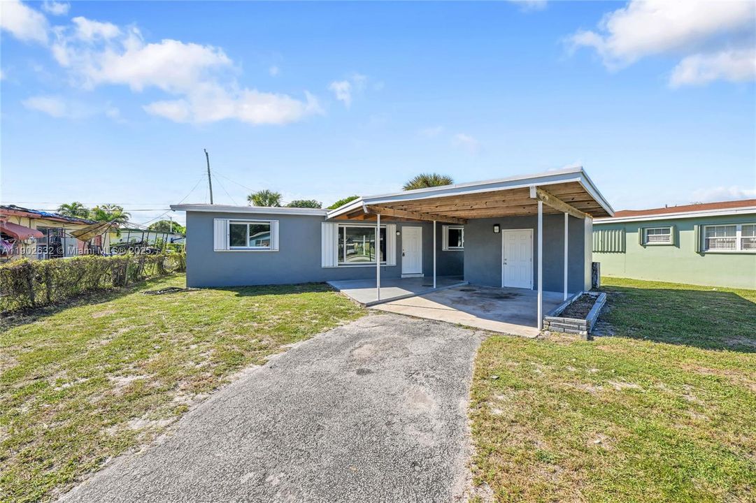 合同活跃: $405,000 (3 贝兹, 2 浴室, 1232 平方英尺)