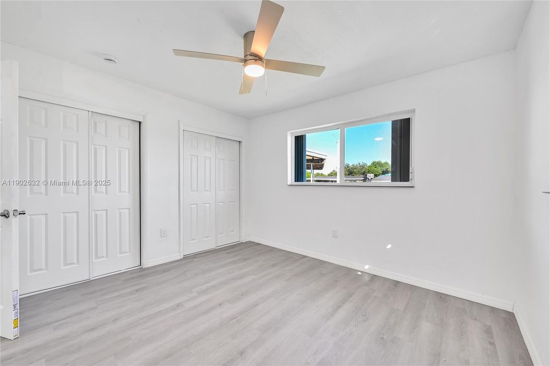 合同活跃: $405,000 (3 贝兹, 2 浴室, 1232 平方英尺)