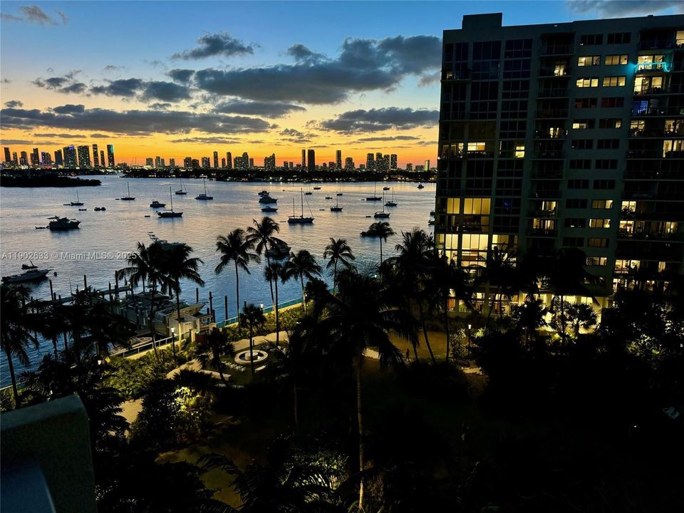 For Rent: $5,650 (2 beds, 2 baths, 1069 Square Feet)