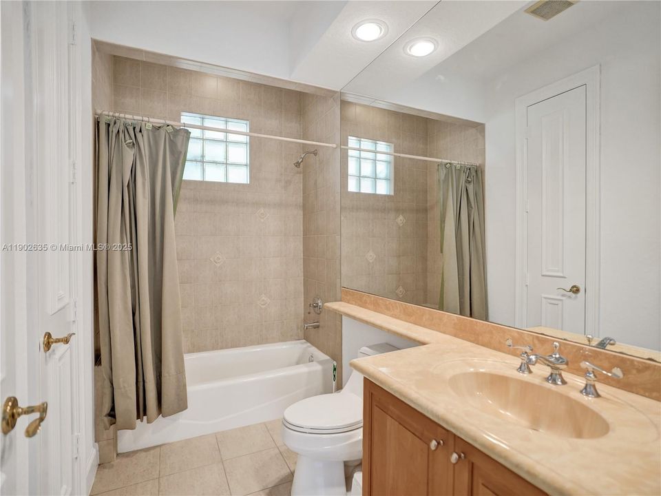 2nd bedroom bathroom