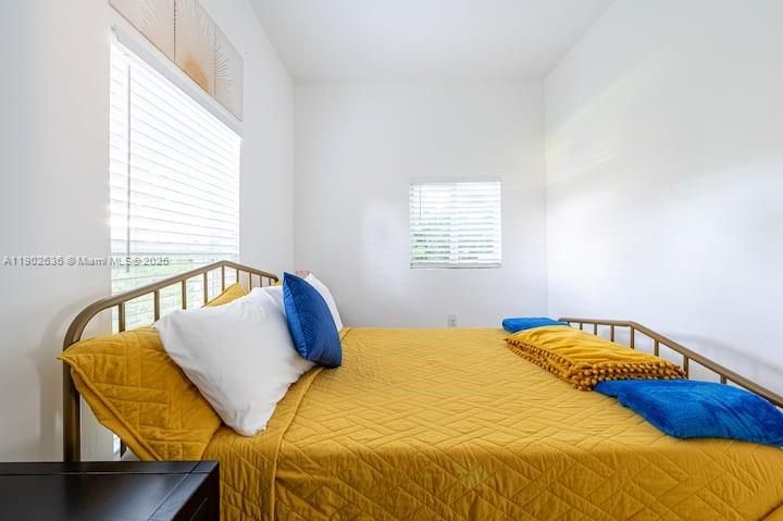 出租: $3,000 (2 贝兹, 1 浴室, 550 平方英尺)