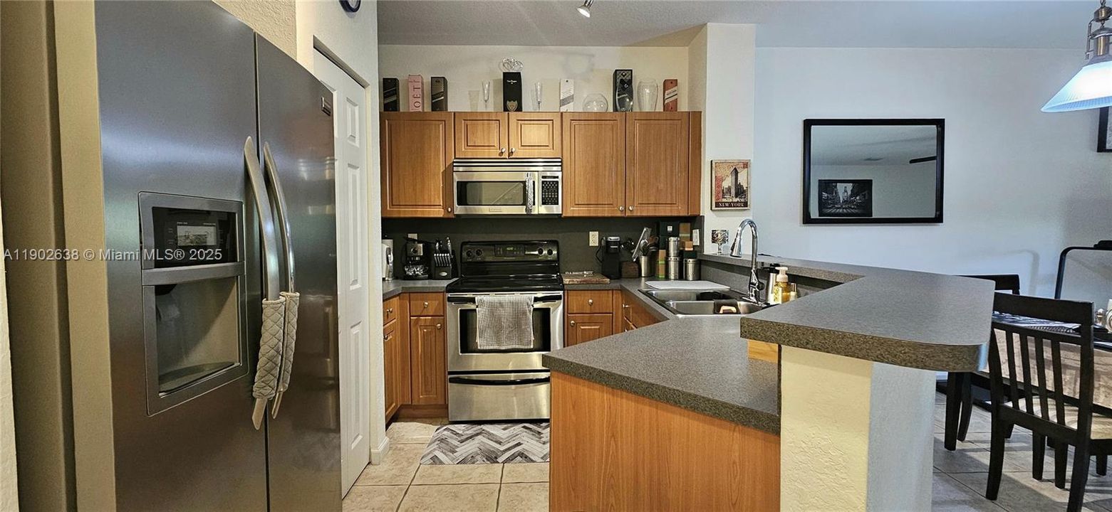 For Sale: $415,000 (3 beds, 2 baths, 1428 Square Feet)