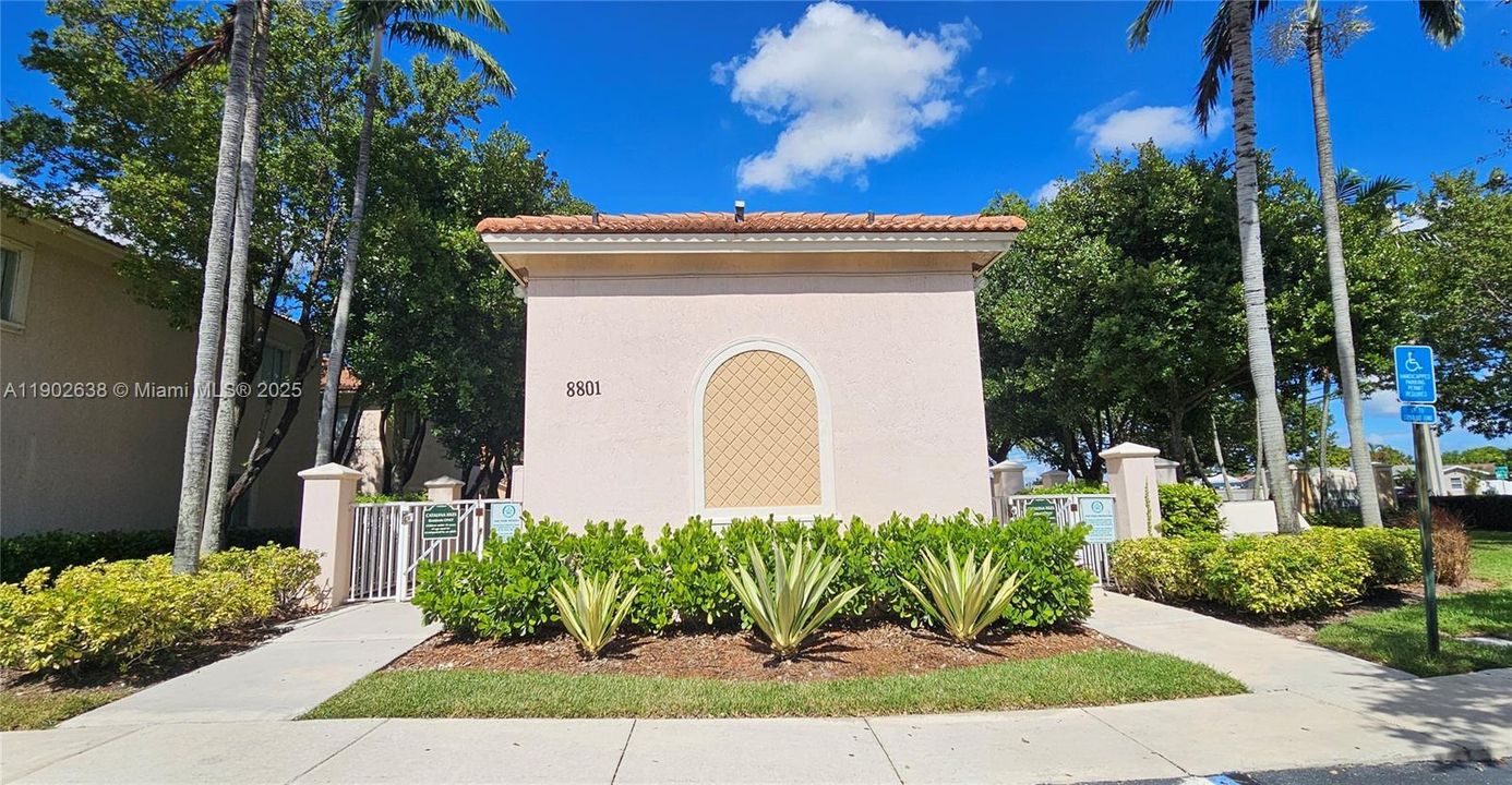 For Sale: $415,000 (3 beds, 2 baths, 1428 Square Feet)