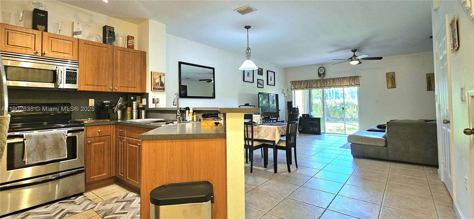 For Sale: $415,000 (3 beds, 2 baths, 1428 Square Feet)