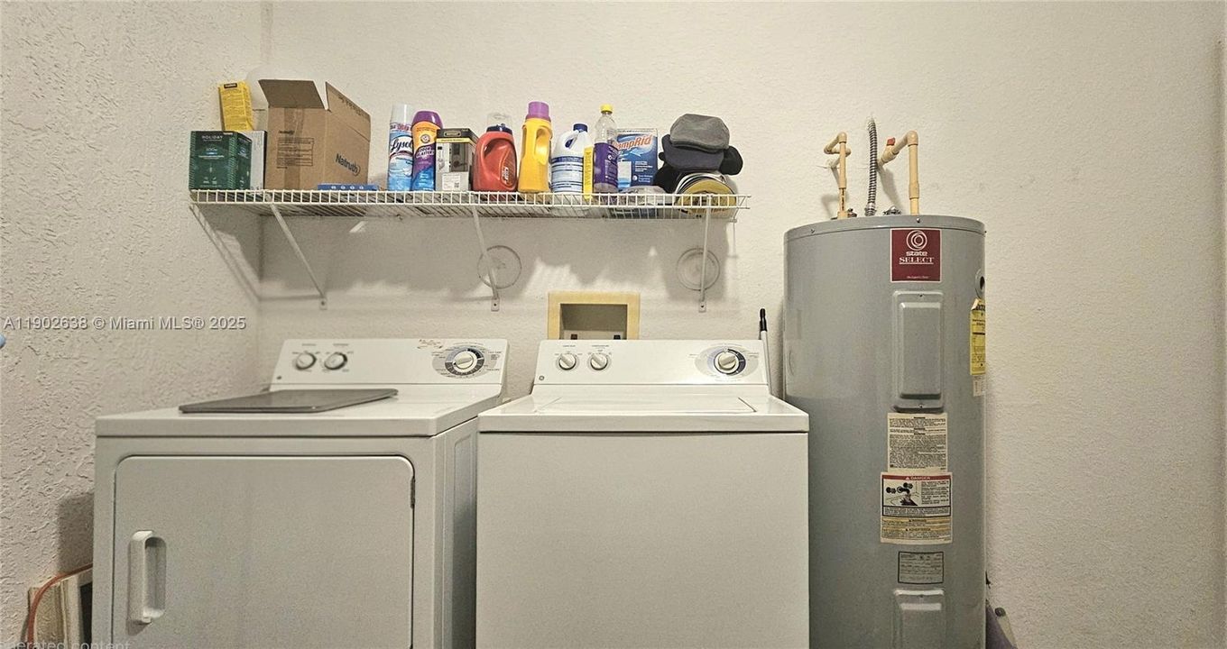 For Sale: $415,000 (3 beds, 2 baths, 1428 Square Feet)