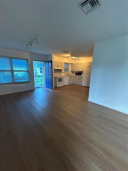 Recientemente alquilado: $2,300 (2 camas, 2 baños, 0 Pies cuadrados)