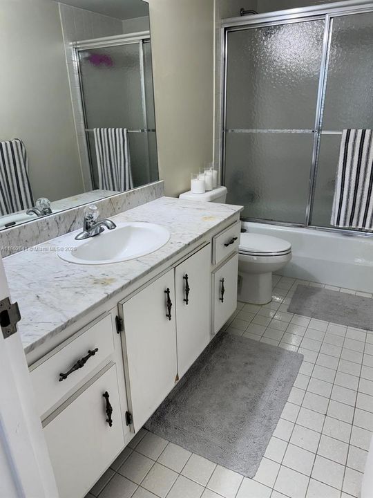 For Sale: $315,000 (2 beds, 2 baths, 1400 Square Feet)