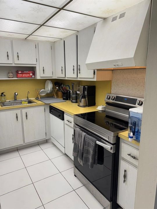 For Sale: $315,000 (2 beds, 2 baths, 1400 Square Feet)