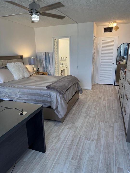 For Sale: $315,000 (2 beds, 2 baths, 1400 Square Feet)