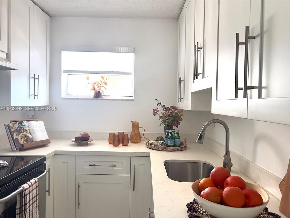 For Rent: $1,885 (1 beds, 1 baths, 611 Square Feet)