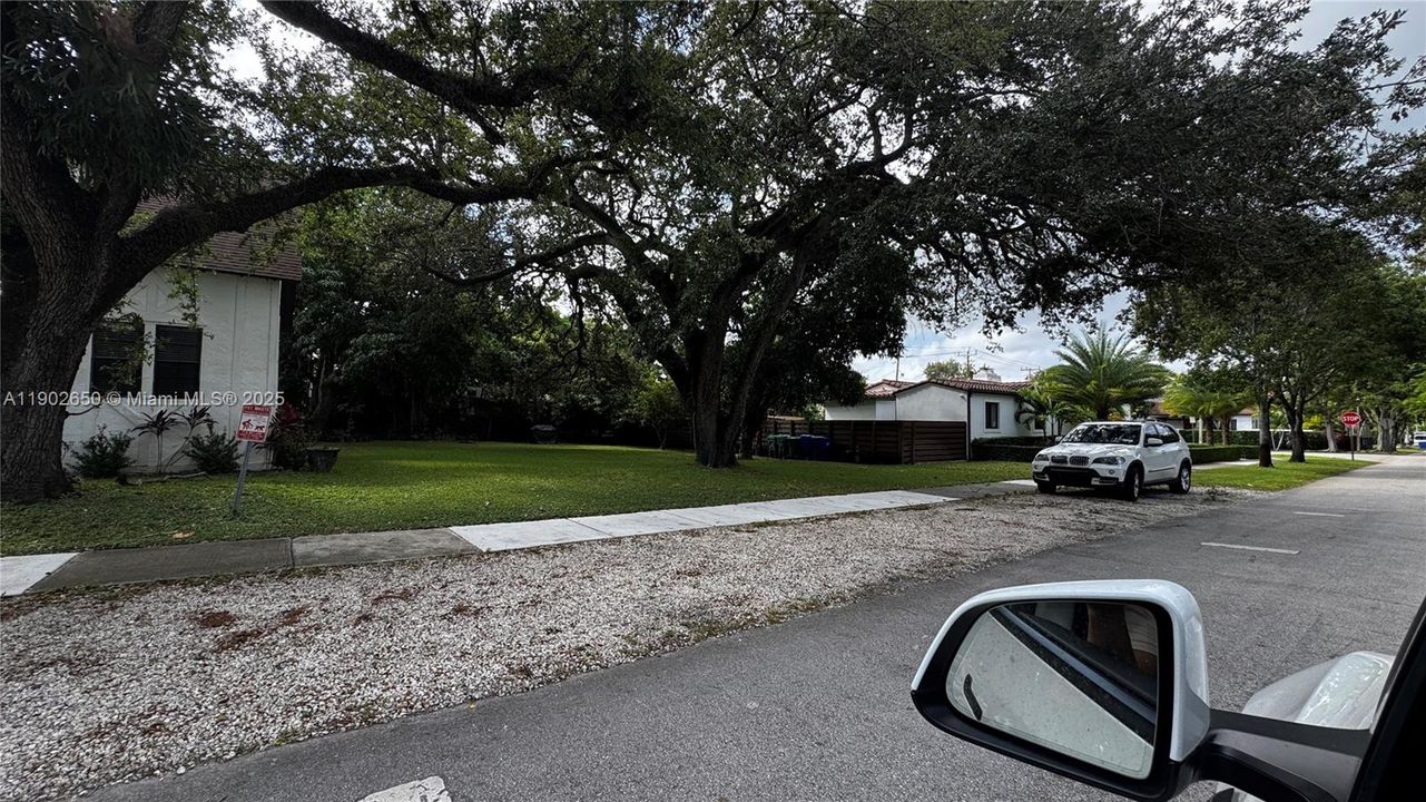 待售: $799,000 (0.14 acres)