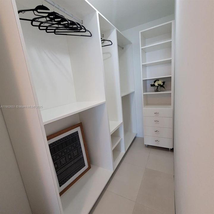 Recently Rented: $4,100 (2 beds, 2 baths, 1267 Square Feet)