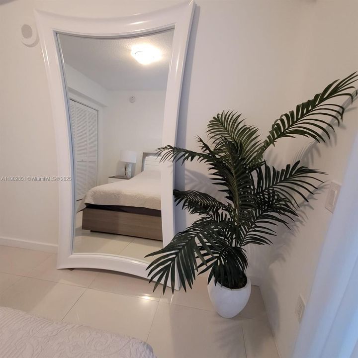 Recently Rented: $4,100 (2 beds, 2 baths, 1267 Square Feet)