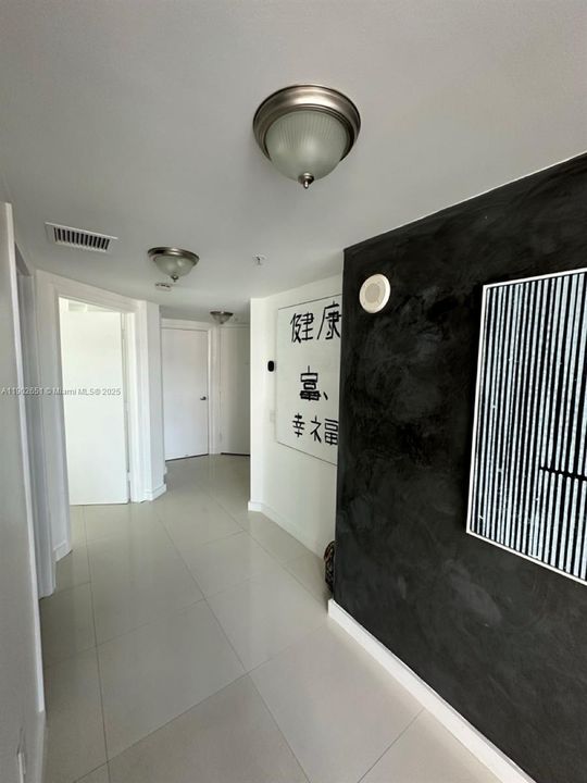 Recently Rented: $4,100 (2 beds, 2 baths, 1267 Square Feet)