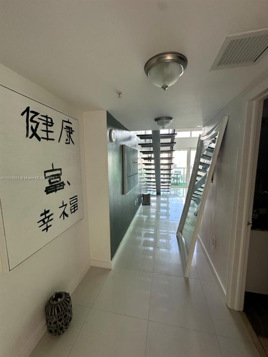 Recently Rented: $4,100 (2 beds, 2 baths, 1267 Square Feet)