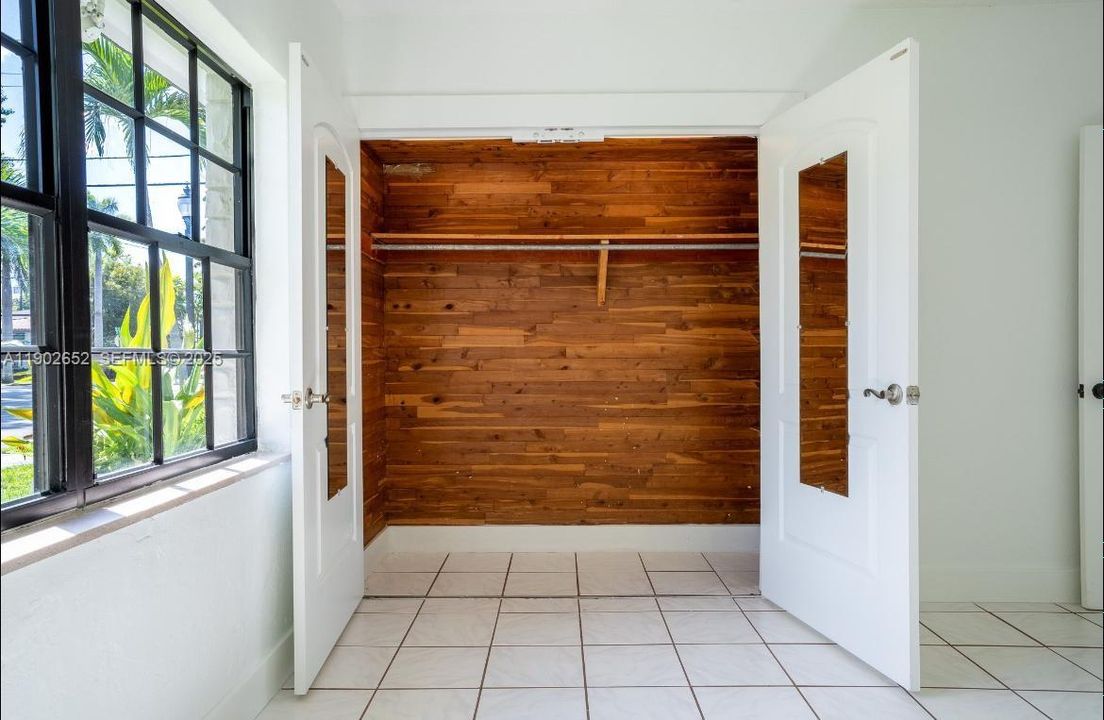 For Rent: $4,495 (3 beds, 3 baths, 2370 Square Feet)