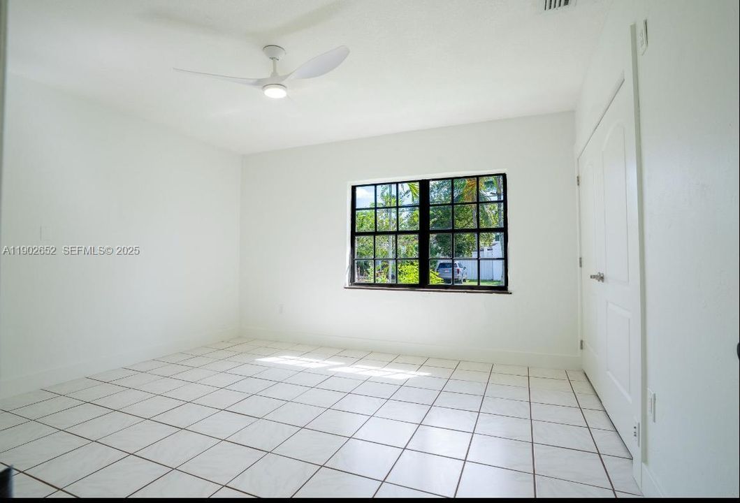 For Rent: $4,495 (3 beds, 3 baths, 2370 Square Feet)