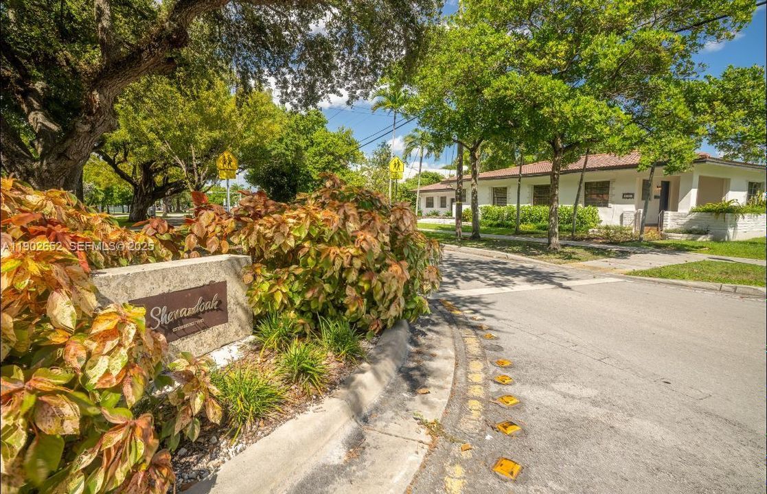 For Rent: $4,495 (3 beds, 3 baths, 2370 Square Feet)