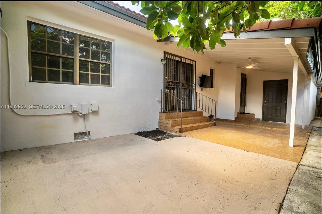 For Rent: $4,495 (3 beds, 3 baths, 2370 Square Feet)