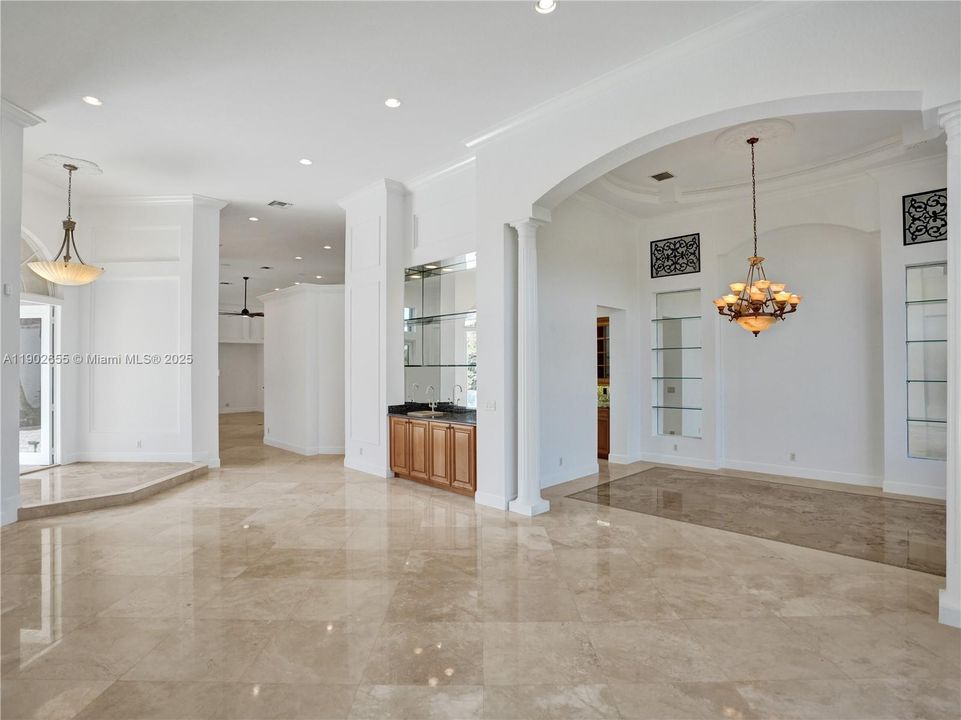 For Sale: $1,700,000 (5 beds, 5 baths, 4543 Square Feet)