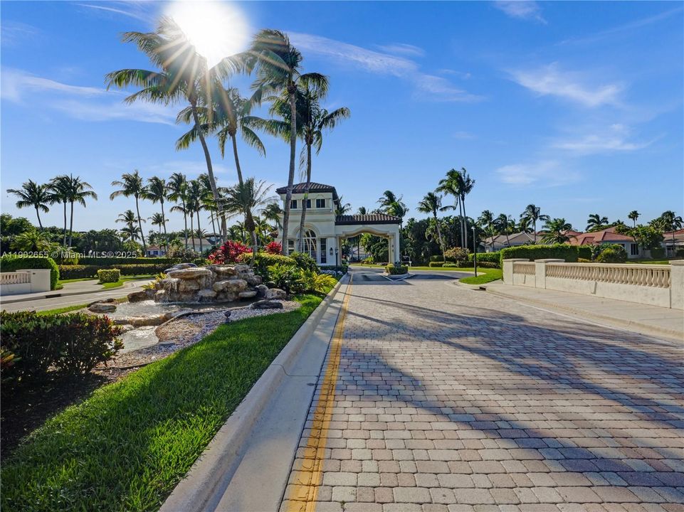 For Sale: $1,700,000 (5 beds, 5 baths, 4543 Square Feet)