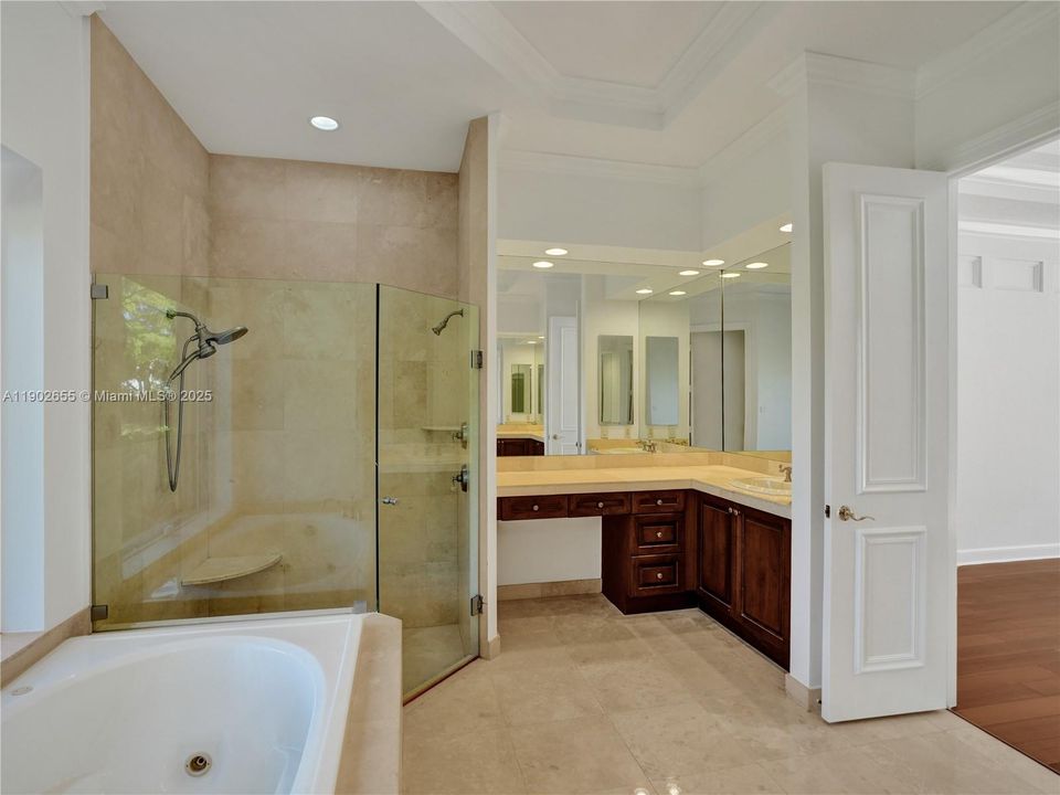 For Sale: $1,700,000 (5 beds, 5 baths, 4543 Square Feet)