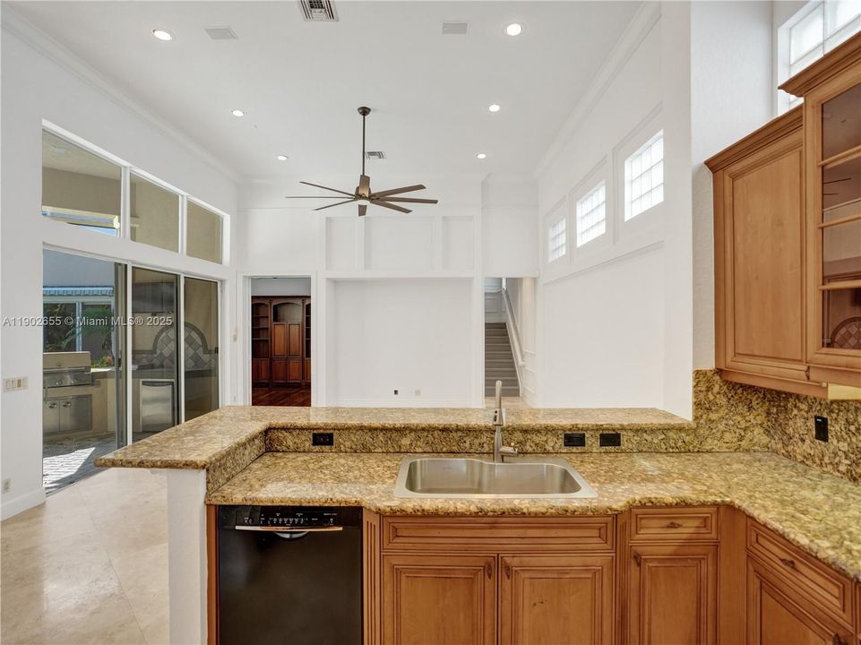 For Sale: $1,700,000 (5 beds, 5 baths, 4543 Square Feet)