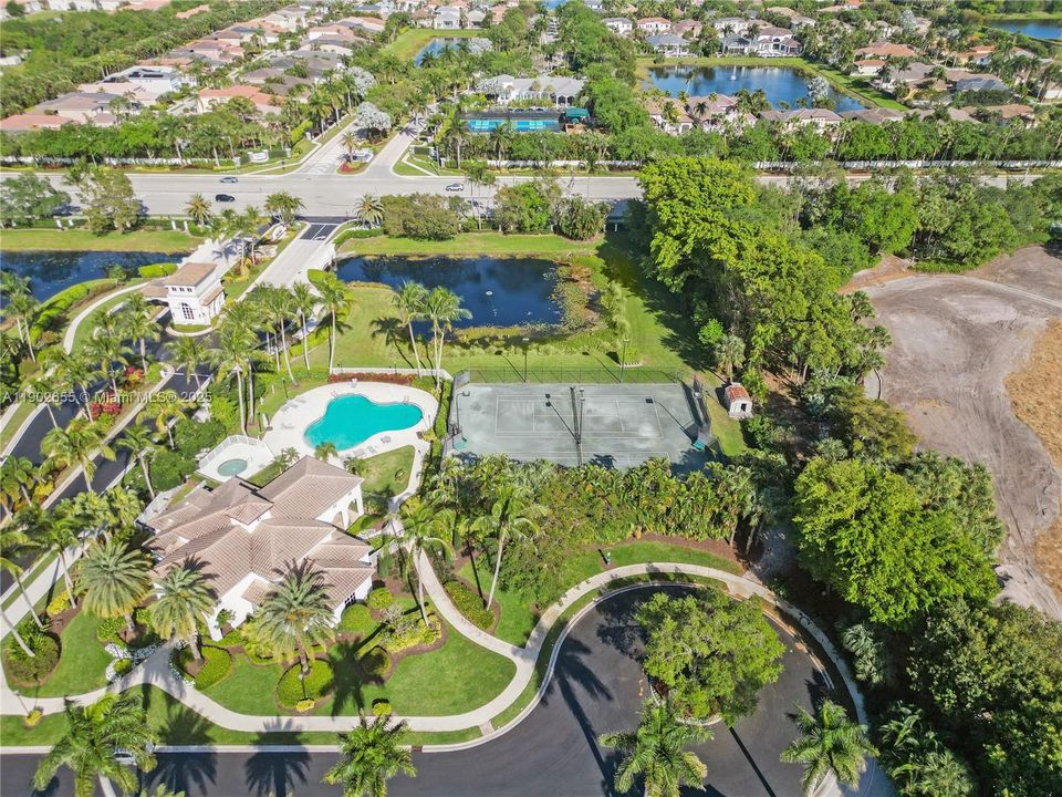 For Sale: $1,700,000 (5 beds, 5 baths, 4543 Square Feet)