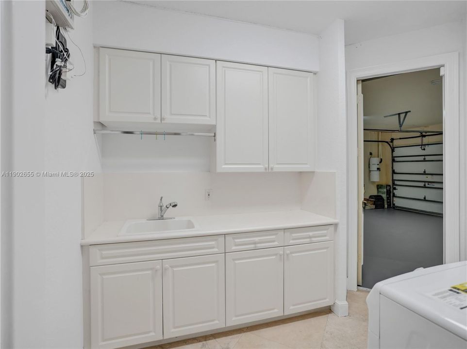 For Sale: $1,700,000 (5 beds, 5 baths, 4543 Square Feet)