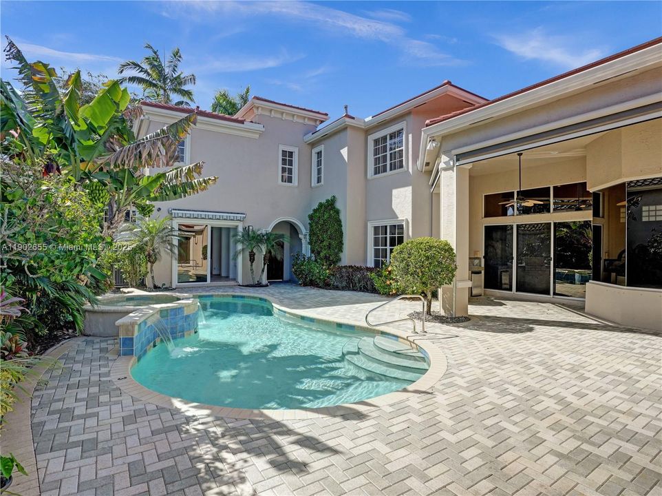 For Sale: $1,700,000 (5 beds, 5 baths, 4543 Square Feet)