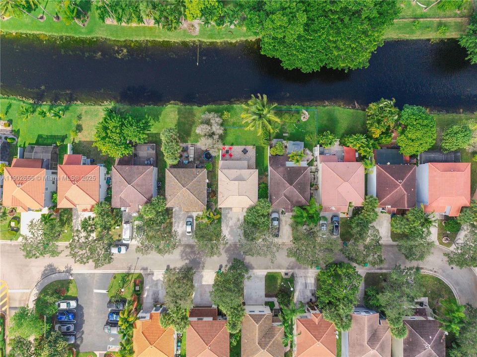 На продажу: $549,900 (3 спален, 2 ванн, 1566 Квадратных фут)