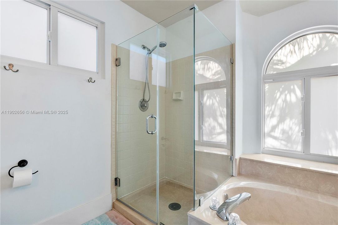 На продажу: $549,900 (3 спален, 2 ванн, 1566 Квадратных фут)