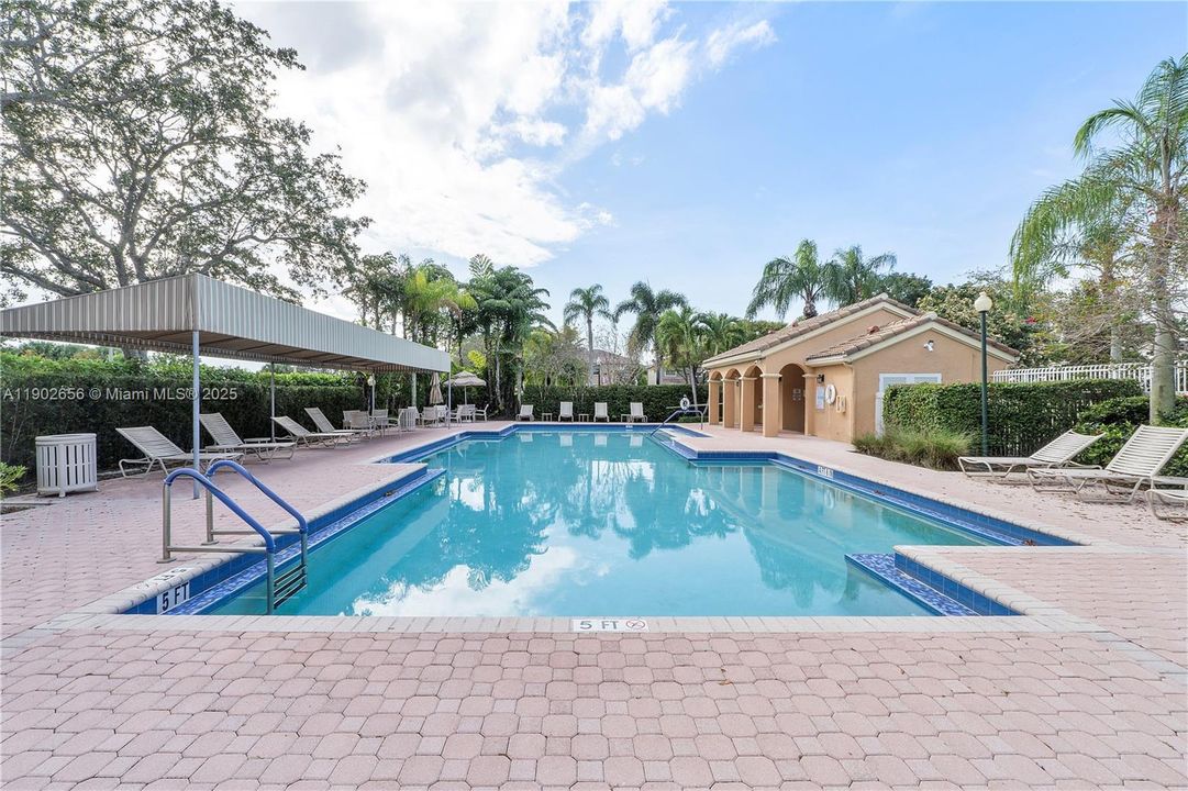 На продажу: $549,900 (3 спален, 2 ванн, 1566 Квадратных фут)